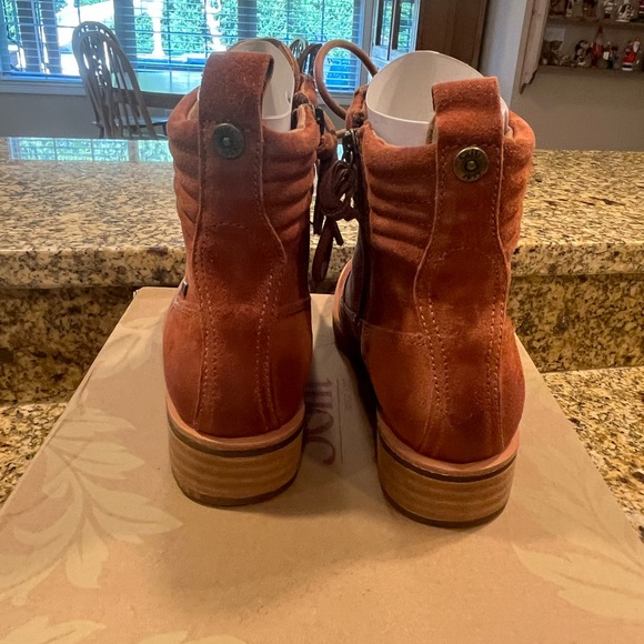 Sofft Baxter Redwood Orangish Tan Suede Hiking Combat Boots Side Zip Size 6 Box - Picture 7 of 10